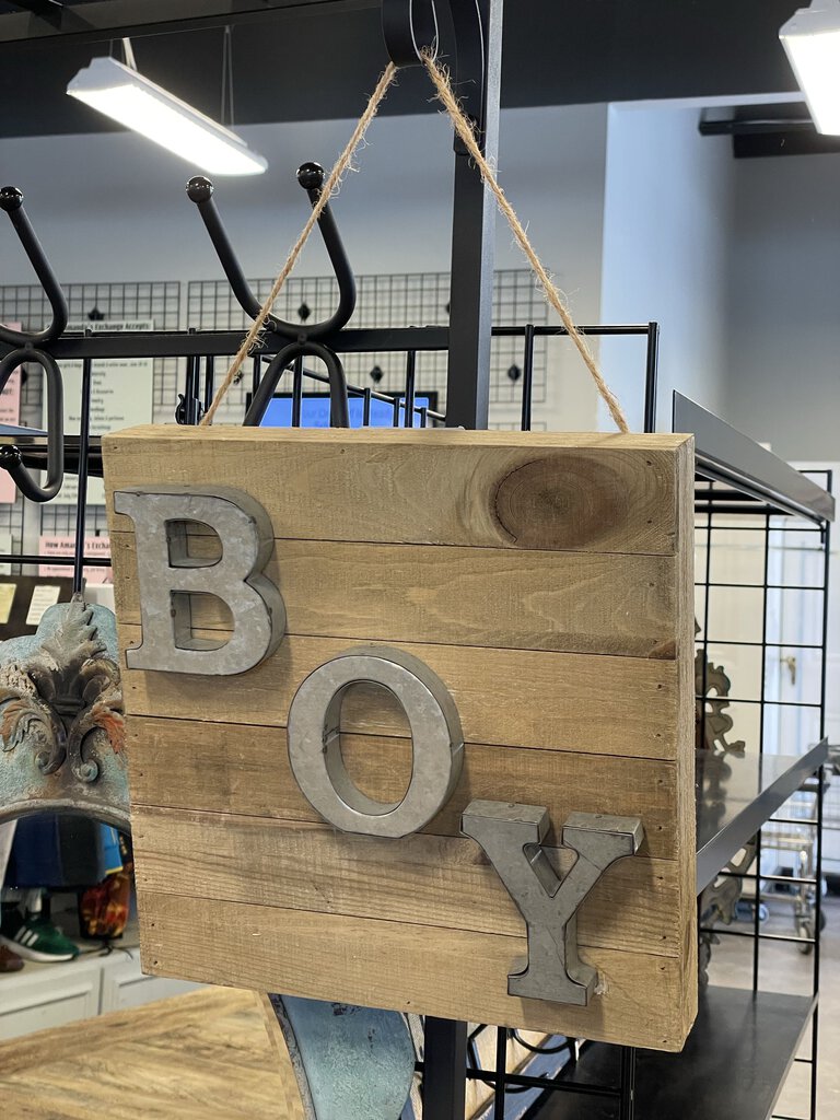 Amanda's Exchange Consignment, Boy Wood Plank Sign