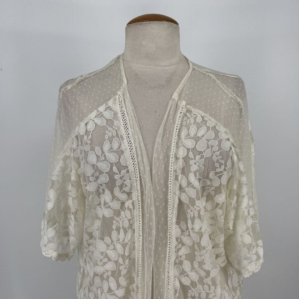 Chelsea & Violet, Chelsea & Violet Lace Kimono