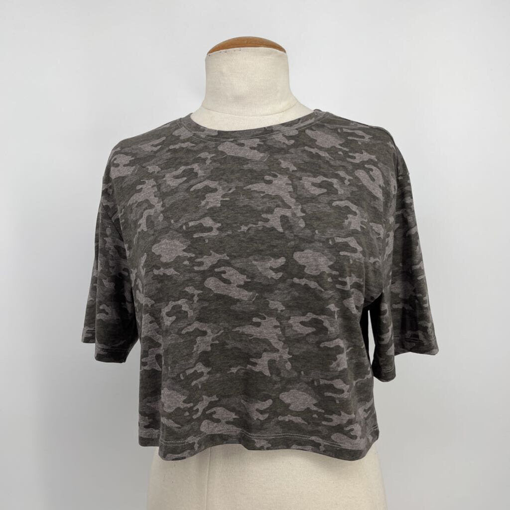 Fabletics, Fabletics Crop Camo Tee Shirt