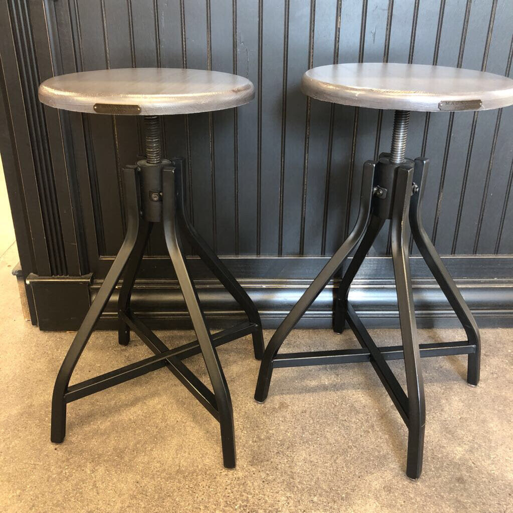 Magnolia, Wood Seat Stools